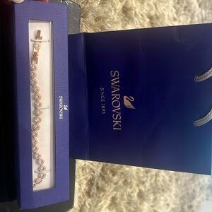 Swarovski Matrix Tennis braceletRound cut, Rose gold-tone plated.